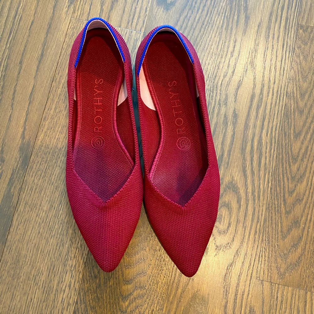 Rothys pointy toe flats in Cinnamon color size 8
